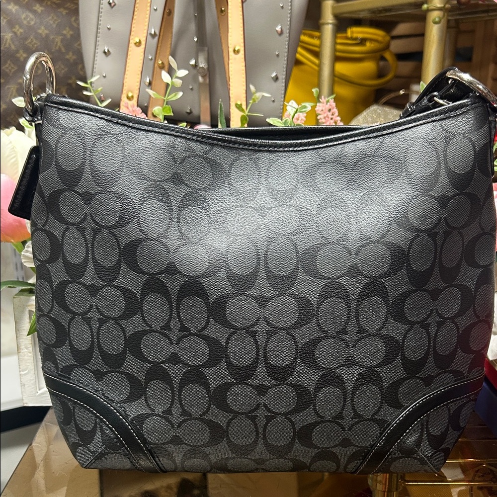 ❤️sOLD❤️Coach Black Monogram Shoulder Bag - Picture 3 of 6